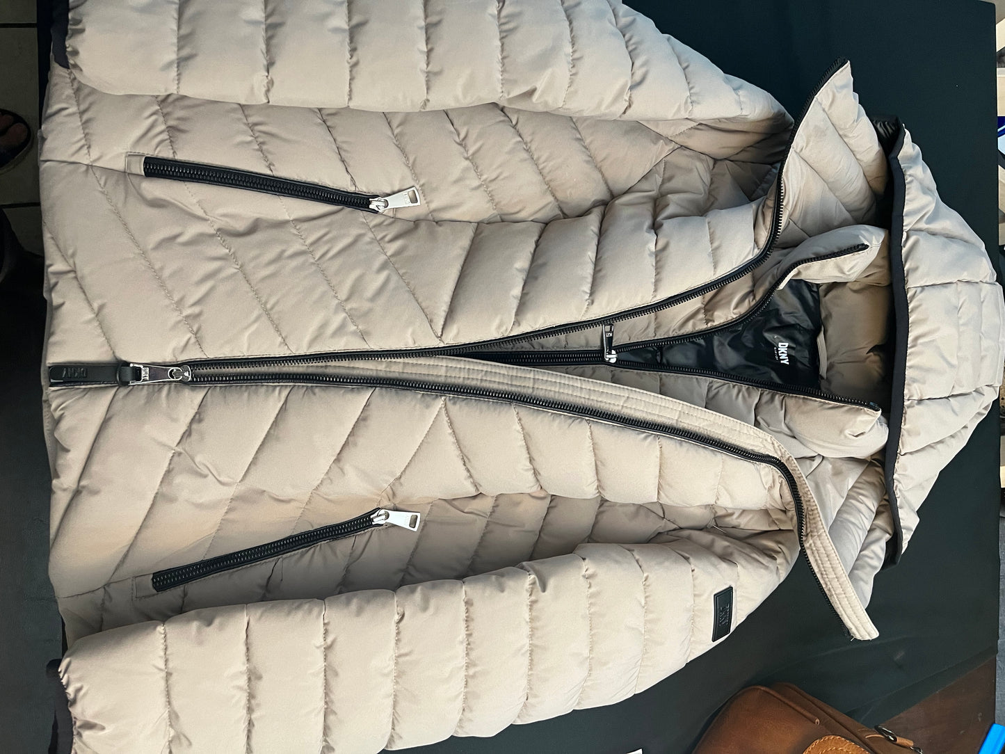 DkNY super nice puffer jacket