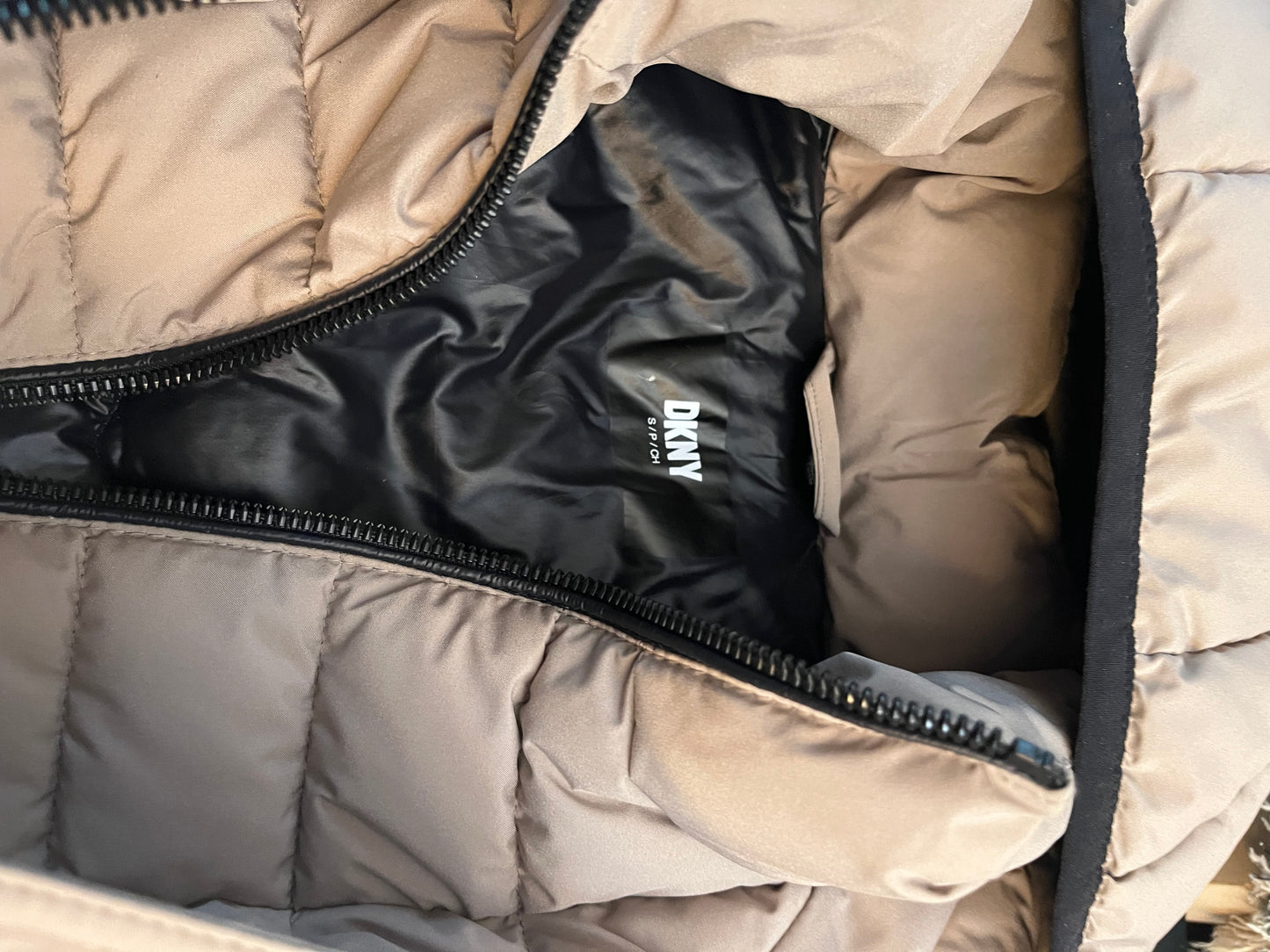 DkNY super nice puffer jacket