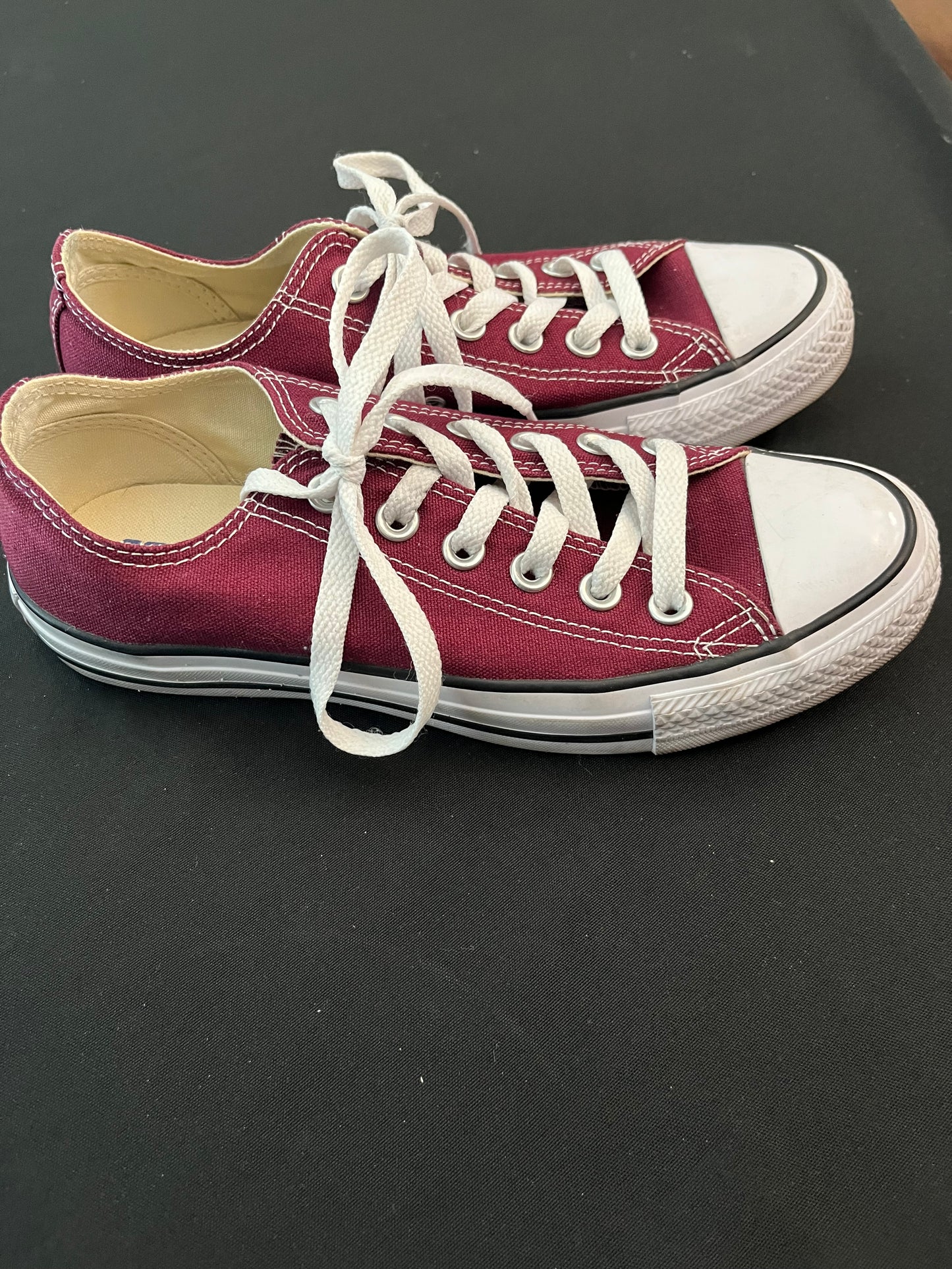 Unisex Converse All star Casual shoes, size 7 in womens, size 5 in mens