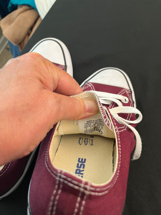 Unisex Converse All star Casual shoes, size 7 in womens, size 5 in mens